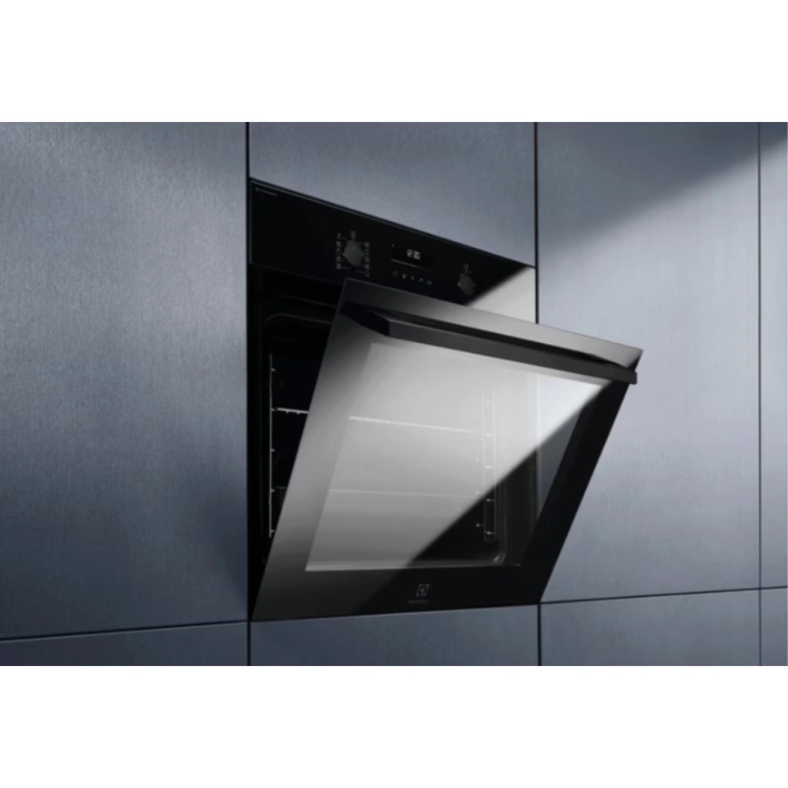 Электрический духовой шкаф Electrolux EOC8P39H Black фото 4